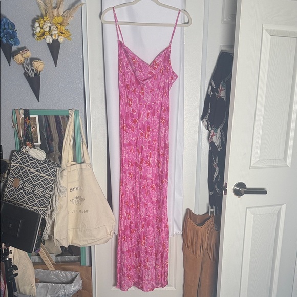 NWT Spell Islamorada Bias Maxi Dress in Canyon Rose Size Medium - Picture 6 of 14